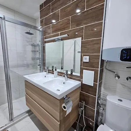 Crown * Μπάνσκο