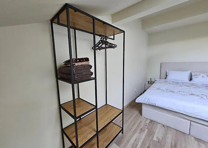 Crown Апартамент *