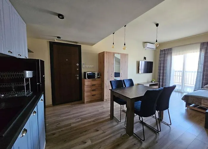 Crown Апартамент *